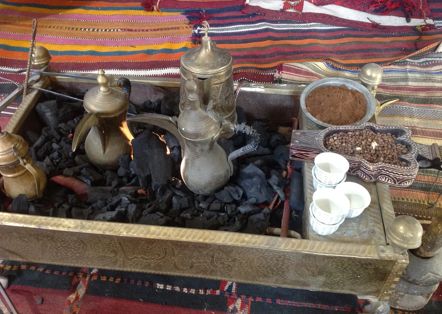 Fotografía de tradiciones jordanas con patrimonio cultural, hospitalidad tradicional y vida local 16